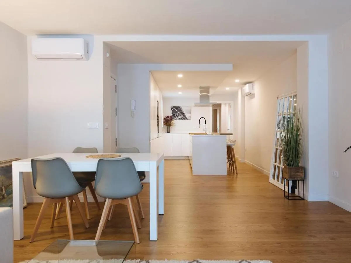 Pz Triana Amplio, Moderno Y Luminoso Apt 2D 2B Севилья