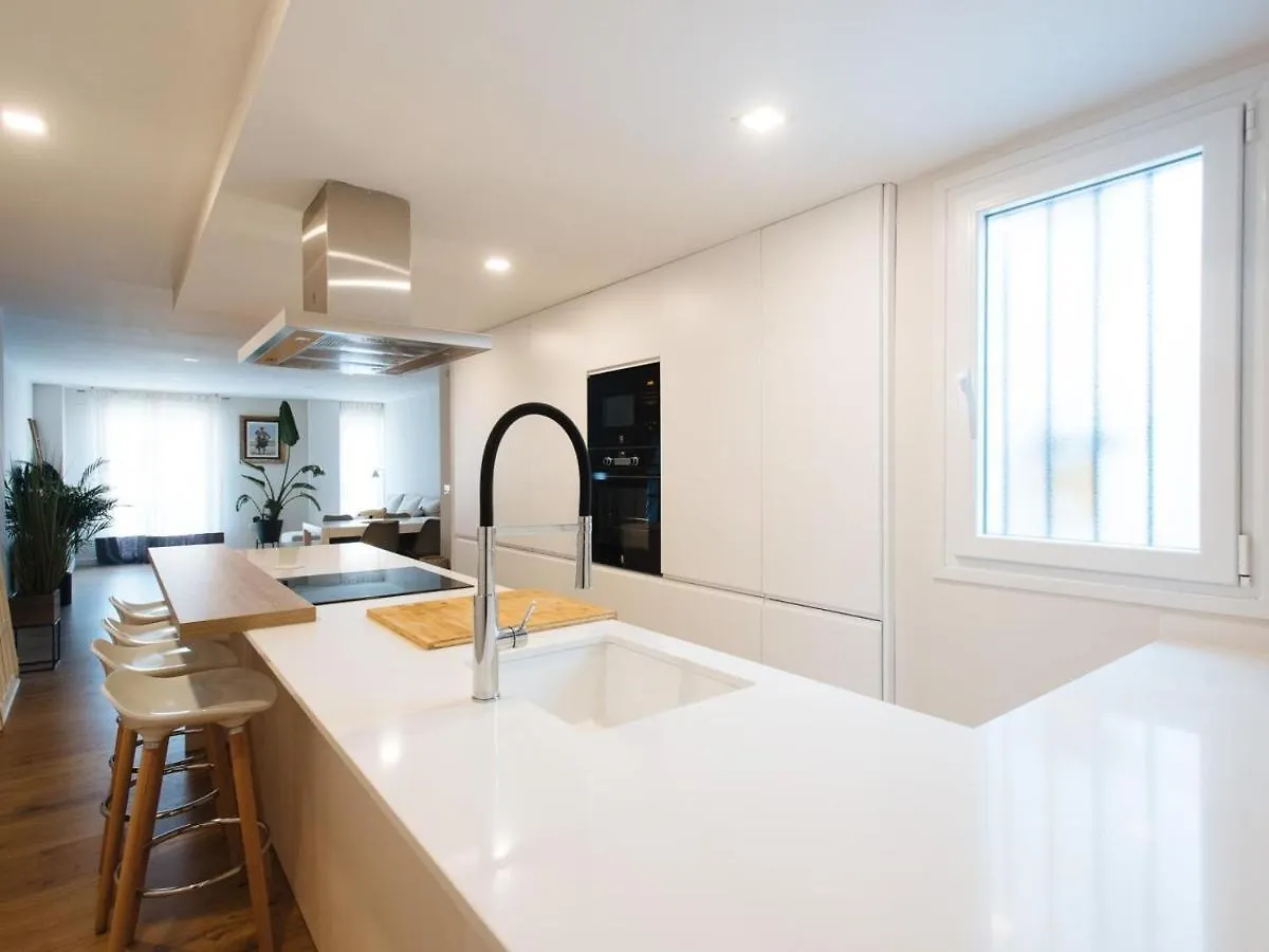 Pz Triana Amplio, Moderno Y Luminoso Apt 2D 2B Севилья 0*,
